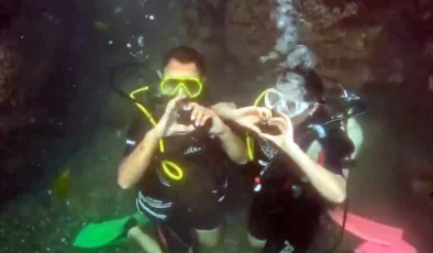 Karadeniz’in mavi sularında evlenme teklifi