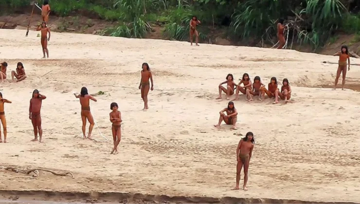 Dış dünyayla hiçbir bağlantısı olmayan kabile ilk kez görüntülendi