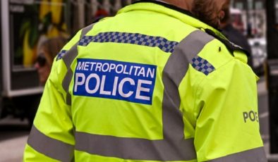 İngiltere’deki protestolar sonucunda 378 kişi gözaltına alındı