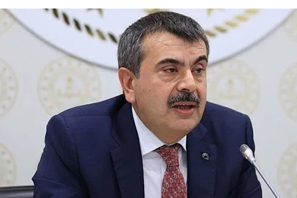 Bakan Tekin: “Kayıt ücreti alınıyor ifadesi ciddi itham”