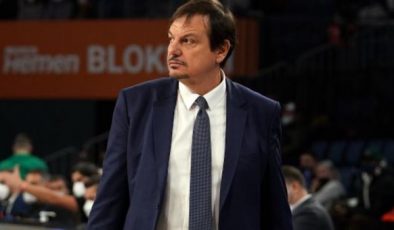 Türkiye karşıtı pankarta seyirci kalmadı: Ergin Ataman’dan Rumlara tepki