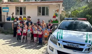 Aydın’da Jandarma Öğrencilere Çevre Bilinci ve Hayvan Sevgisi Aşılıyor