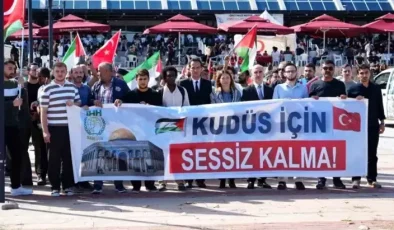 OMÜ Öğrencilerinden Filistin’e Destek Yürüyüşü