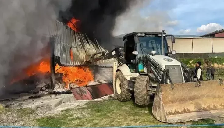 Aydın’da Kıl Çadırı Üreten İşletmede Yangın