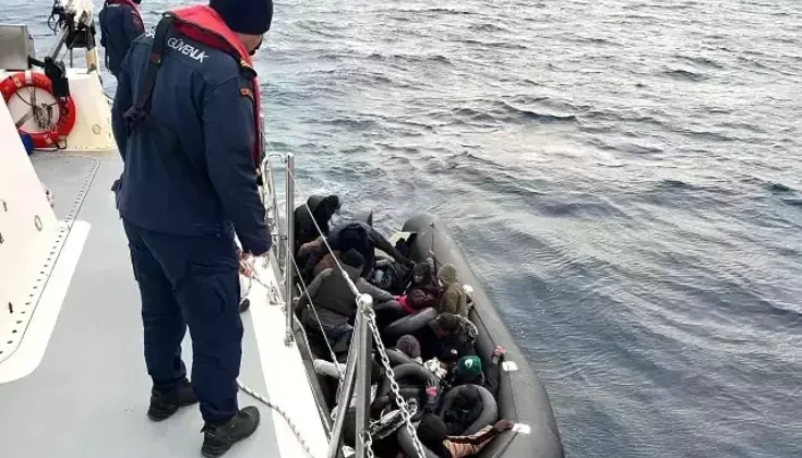 Kuşadası’nda 16 Düzensiz Göçmen Yakalandı