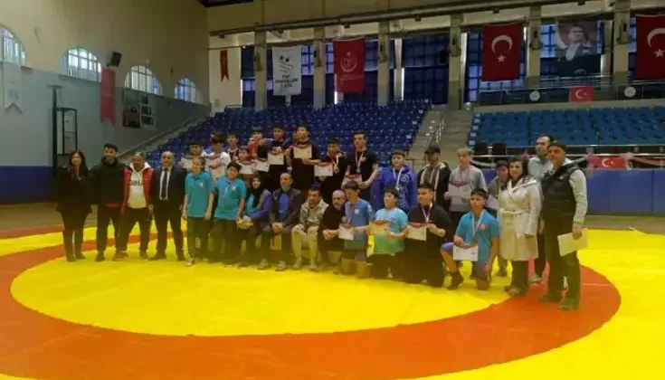 Yıldız Erkek Grekoromen Güreş İl Birinciliği Sonuçlandı