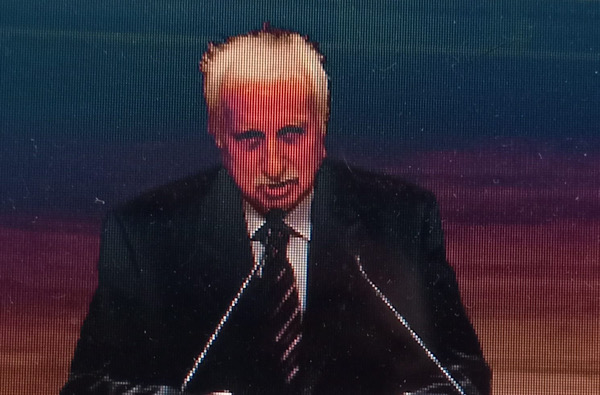 ”BÜTÜN SESLER NEY’DEN ÇIKAR.AŞKIN SADÂSI DA İNSANDIR.MÛSİKÎ RUHUN DEĞİL,RUH MÛSİKÎNİN GIDASIDIR.”