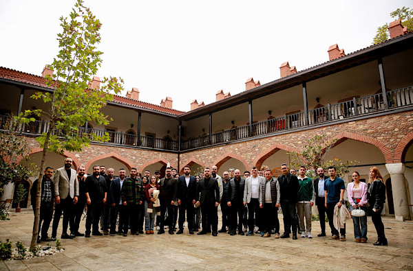 ADÜ’de “Yapay Zekâ ile Markalaşma ve Dijital Pazarlama Stratejileri”