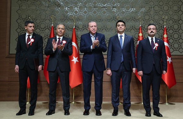 Cumhurbaşkanı Erdoğan: “783 bin kilometrekarelik vatan toprağında herkes devletin eşit ve onurlu birer vatandaşıdır”