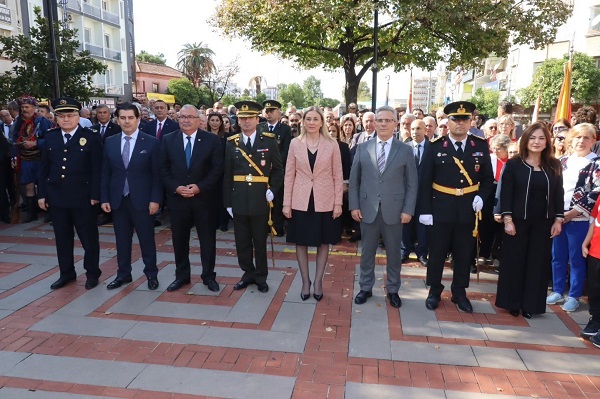 Nazilli’de ‘Cumhuriyet Çocukları Resim Sergisi’ açıldı