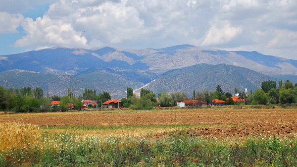 Anadolu’nun Sessizleşen Yüzü: Boşalan Köylerimiz (Salih Erdem)