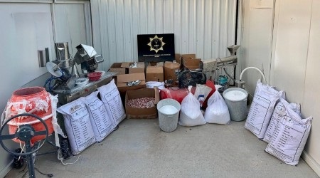 Aydın’da Dev Operasyon: 1 Milyon 400 Bin Adet Sentetik Ecza Üretimi Engellendi